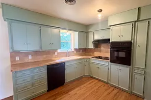 1801 Beazley St, Brenham, TX 77833 - Photo 8