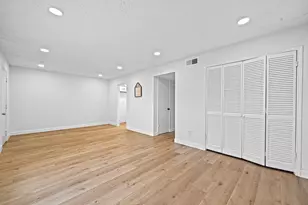 8726 Wilcrest Dr, Houston, TX 77099 - Photo 14