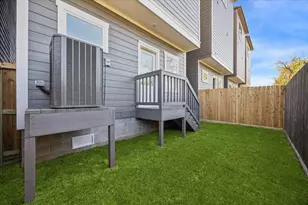 5637 Azores, Houston, TX 77091 - Photo 4