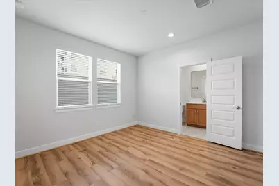 2708 Grand Fountains Drive #A, Houston, TX 77054 - Photo 8