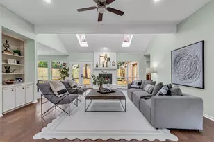 11407 Overbrook Ln, Houston, TX 77077 - Photo 4