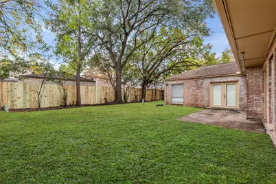 11407 Overbrook Lane, Houston, TX 77077 - Photo 24