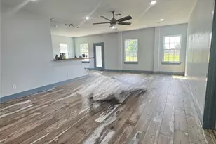 119 N 8th St, Beasley, TX 77417 - Photo 18