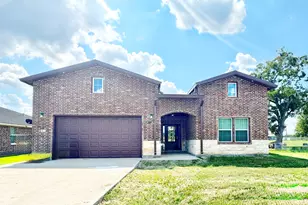 119 N 8th St, Beasley, TX 77417 - Photo 1