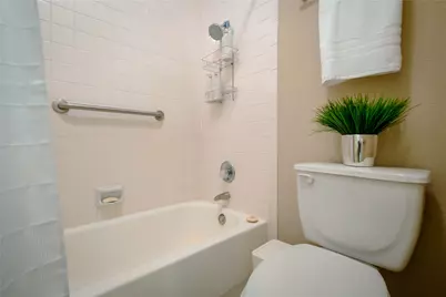 11711 Memorial Drive #367, Houston, TX 77024 - Photo 36