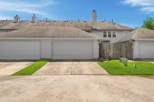 1321 El Camino Village Dr, Webster, TX 77058 - Photo 22