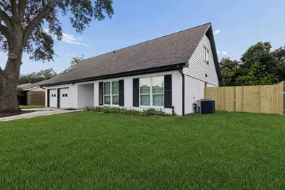 10423 Quiet Hill Road, La Porte, TX 77571 - Photo 1