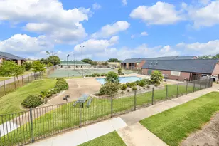 904 University Oaks Blvd, College Station, TX 77840 - Photo 12
