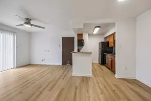 904 University Oaks Blvd, College Station, TX 77840 - Photo 6