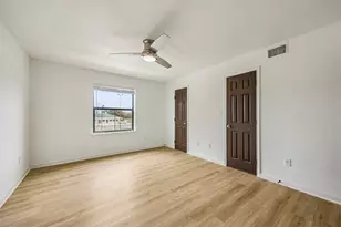 904 University Oaks Blvd, College Station, TX 77840 - Photo 8