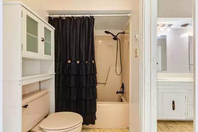 107 Gardenia Street, Lake Jackson, TX 77566 - Photo 14