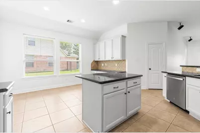 7 Fraiser Fir Place, Spring, TX 77389 - Photo 8
