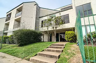 2818 S Bartell Dr, Houston, TX 77054 - Photo 2