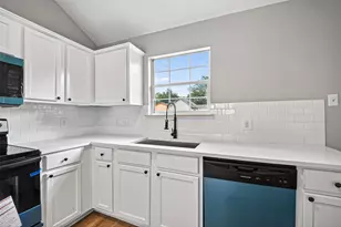 8347 Constellation Ln, Houston, TX 77075 - Photo 2