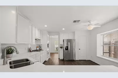 3610 Mission Valley Drive, Missouri City, TX 77459 - Photo 14