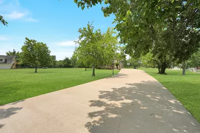 2750 County Road 48, Rosharon, TX 77583 - Photo 6