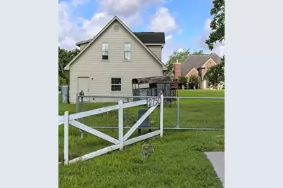 2750 County Road 48, Rosharon, TX 77583 - Photo 4