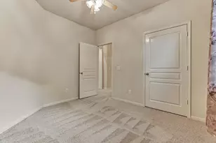 38 Tranquil Glade Pl, The Woodlands, TX 77381 - Photo 32