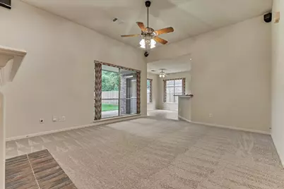 38 Tranquil Glade Place, The Woodlands, TX 77381 - Photo 10