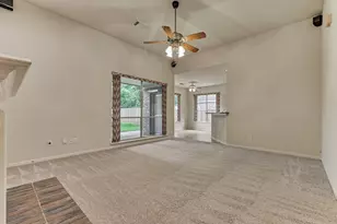 38 Tranquil Glade Pl, The Woodlands, TX 77381 - Photo 10