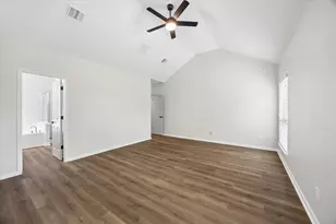 9127 Stoneleigh Dr, Sugar Land, TX 77479 - Photo 14