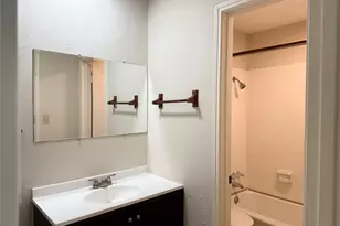 8952 Wilcrest Dr, Houston, TX 77099 - Photo 8