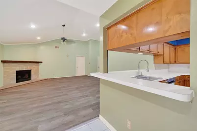 8219 Winding Meadow Court, Houston, TX 77040 - Photo 14