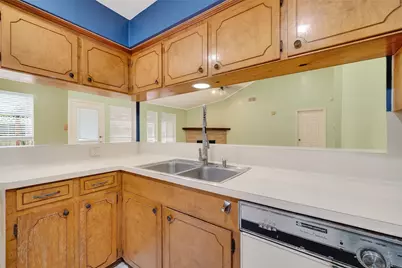 8219 Winding Meadow Court, Houston, TX 77040 - Photo 18