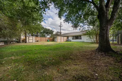 1733 Creek Drive, Houston, TX 77055 - Photo 24