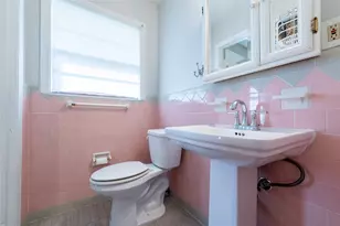1733 Creek Dr, Houston, TX 77055 - Photo 18