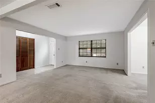 121 Elmwood St, Huntsville, TX 77320 - Photo 6
