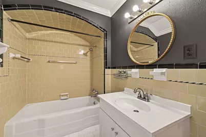 6405 Pinehurst Drive, Houston, TX 77023 - Photo 24