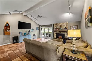 404 Inwood Dr, Friendswood, TX 77546 - Photo 8