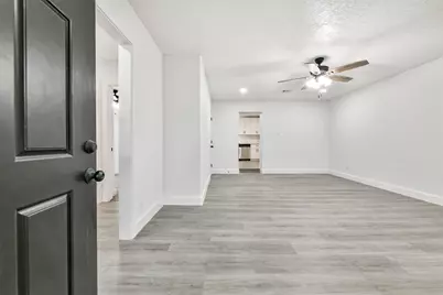 2121 County Road 892, Alvin, TX 77511 - Photo 2