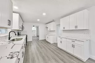 2121 County Rd 892, Alvin, TX 77511 - Photo 6