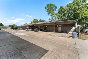 7322 Crownwest St, Houston, TX 77072 - Photo 2