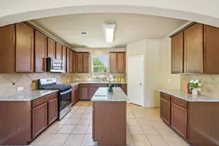 8130 Almera Falls Dr, Cypress, TX 77433 - Photo 2