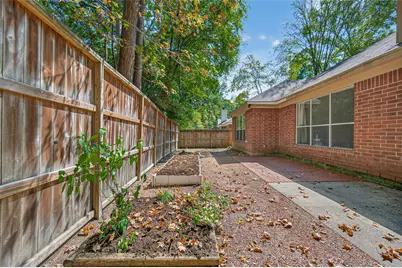 38 Wrens Song Place, The Woodlands, TX 77382 - Photo 4