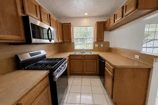 3102 E Heatherock Cir, Sugar Land, TX 77479 - Photo 4