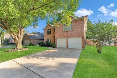 18 Dover Drive, Conroe, TX 77304 - Photo 2