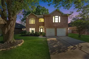 18 Dover Dr, Conroe, TX 77304 - Photo 2