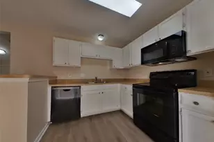 3259 Jorns St, Houston, TX 77045 - Photo 6