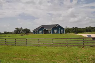 2502 Majestic Oaks Ct, Rosharon, TX 77583 - Photo 2