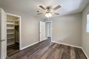 4208 Pine Shadows St, Dickinson, TX 77539 - Photo 14