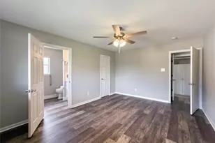 4208 Pine Shadows St, Dickinson, TX 77539 - Photo 26