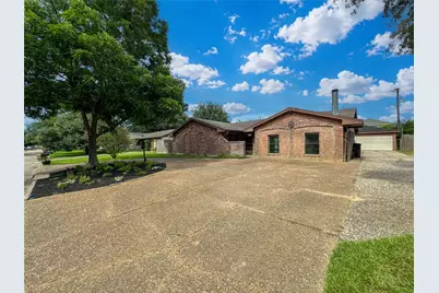 4208 Pine Shadows Street, Dickinson, TX 77539 - Photo 2