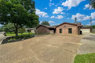 4208 Pine Shadows St, Dickinson, TX 77539 - Photo 2