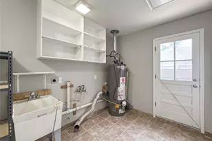 4208 Pine Shadows St, Dickinson, TX 77539 - Photo 36