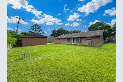 4208 Pine Shadows Street, Dickinson, TX 77539 - Photo 38
