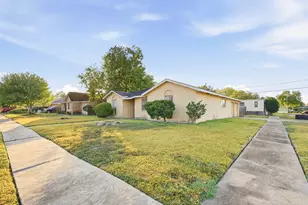 3427 Prudence Dr, Houston, TX 77045 - Photo 2